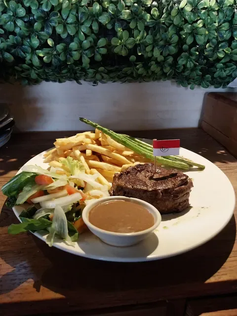 b+ Café & Restaurant Kuta