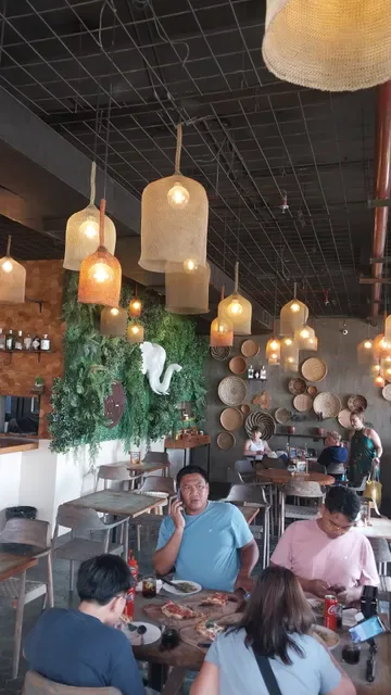 b+ Café & Restaurant Kuta