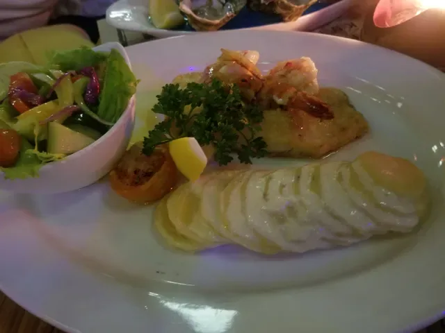 Bamboo Bar & Grill Restaurant