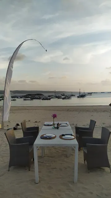 Bawang Merah Beachfront Restaurant, Jimbaran Bay Seafood