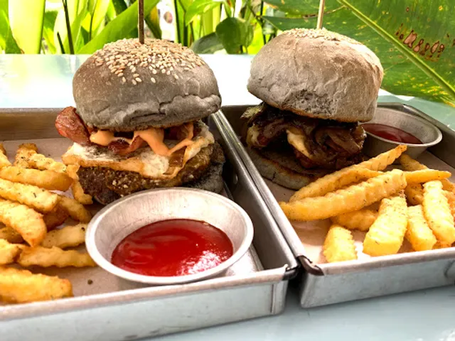 Black House Burgers