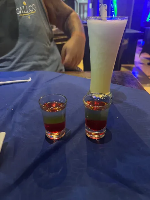 BLUE SKYZ Sport Bar & Restaurant