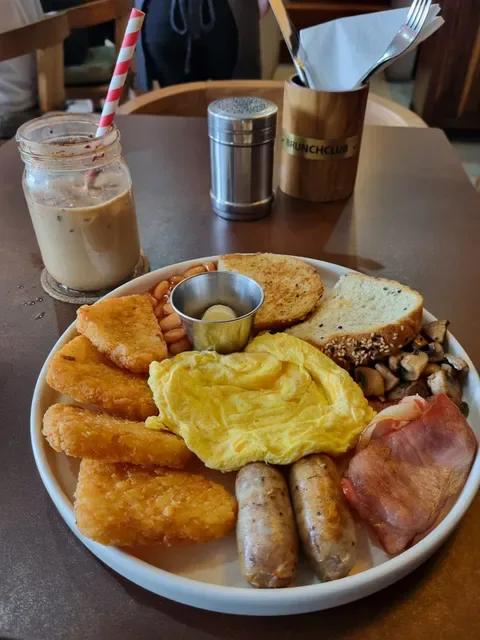 Brunch Club Legian