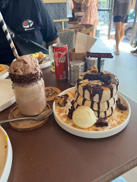 Brunch Club Legian
