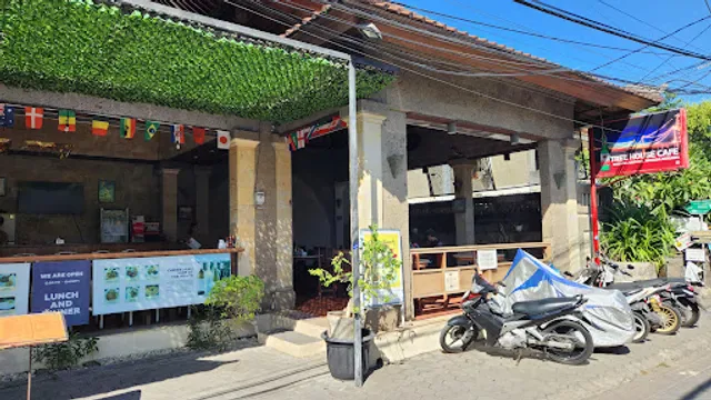 Cafe Tree House