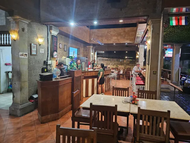 Cafe Tree House