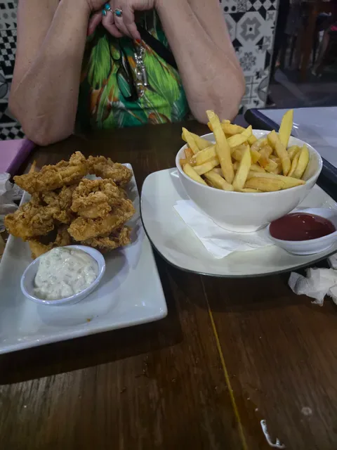 Chapter 2 Restaurant & Bar