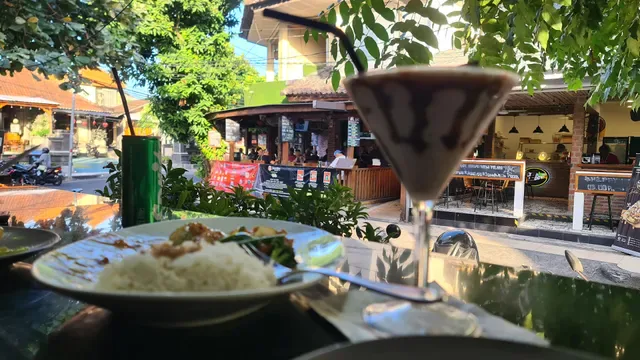 Chapter 2 Restaurant & Bar