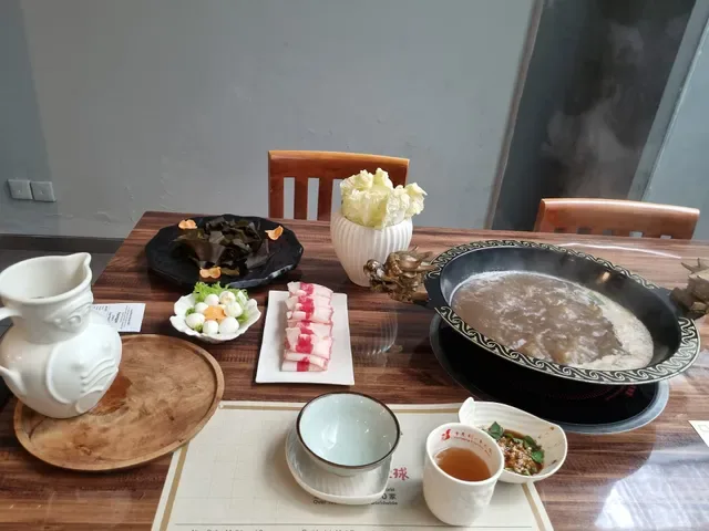 Liuyishou Chongqing Hotpot Sunset Road & BBQAH刘一手重庆火锅&烤肉啊烧烤