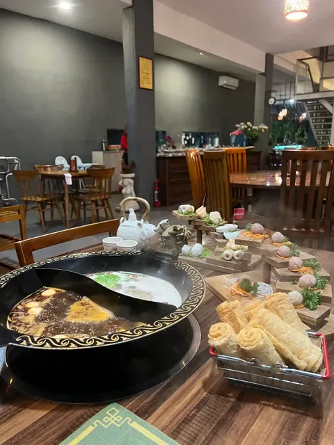 Liuyishou Chongqing Hotpot Sunset Road & BBQAH刘一手重庆火锅&烤肉啊烧烤