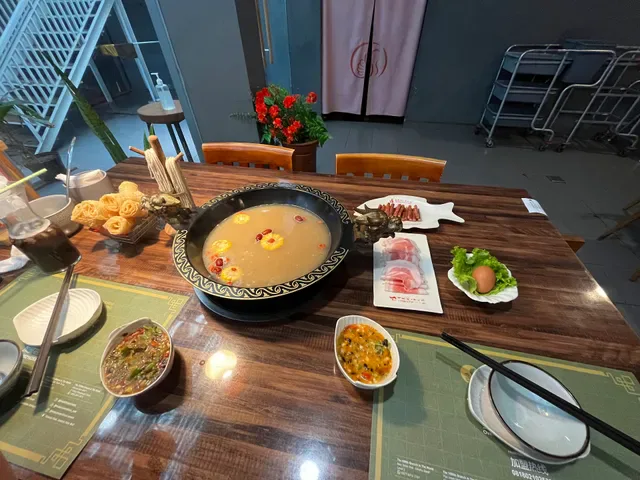 Liuyishou Chongqing Hotpot Sunset Road & BBQAH刘一手重庆火锅&烤肉啊烧烤