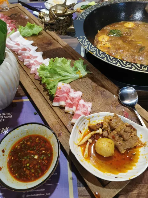 Liuyishou Chongqing Hotpot Sunset Road & BBQAH刘一手重庆火锅&烤肉啊烧烤