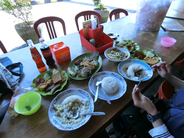 Dewi Sri Food Center