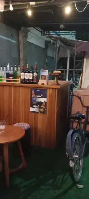 DHAM! Kitchen & Bar (Cafe)