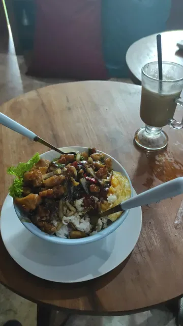 DHAM! Kitchen & Bar (Cafe)