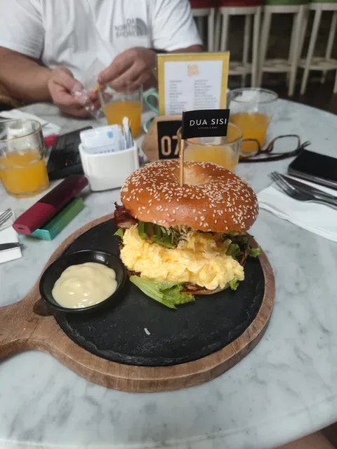 Dua Sisi Kitchen & Bar