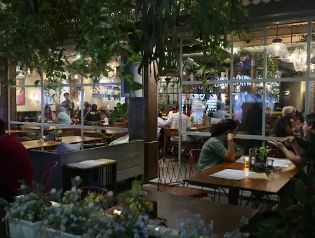 Dulang Kafe Kuta Square