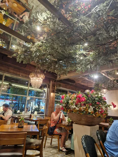 Dulang Kafe Kuta Square