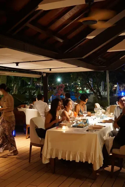 El Jardin Steakhouse by Andrea Peresthu