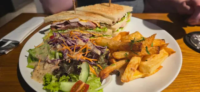 Fox & Rabbit Sports Bar and Restaurant
