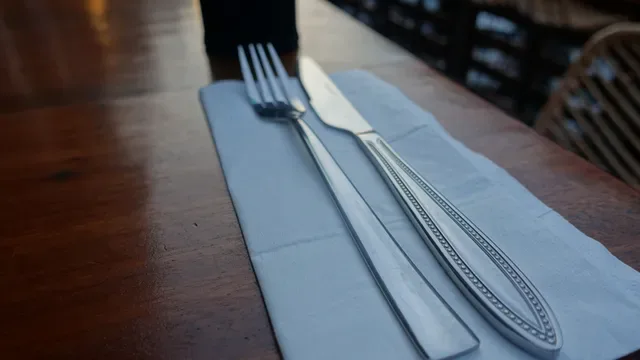 Frankie's Bar and Grill