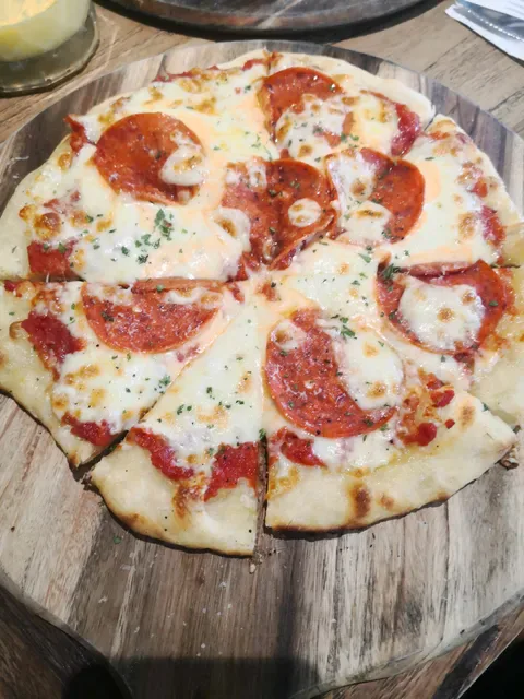 Frankie's Bar and Grill