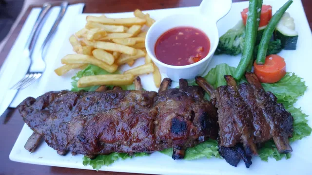 Frankie's Bar and Grill