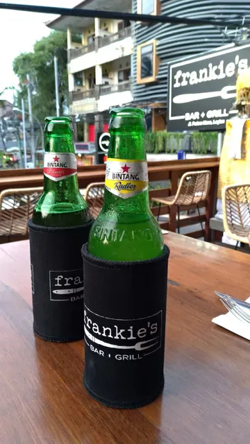 Frankie's Bar and Grill