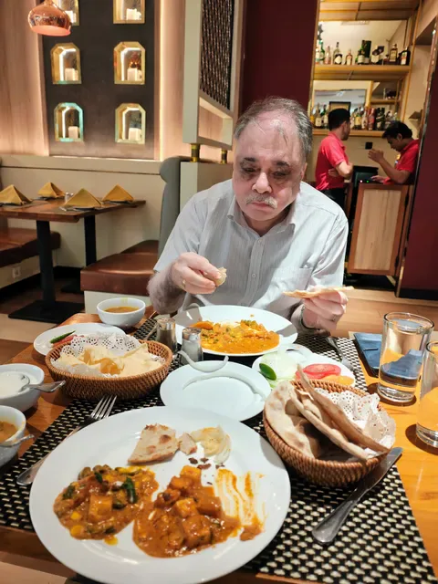 Ganesha Ek Sanskriti Sunset Road - Traditional Indian Cuisine & Bar