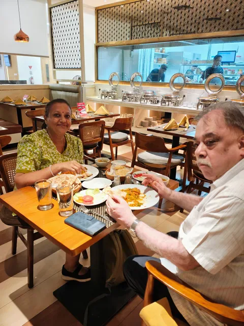 Ganesha Ek Sanskriti Sunset Road - Traditional Indian Cuisine & Bar