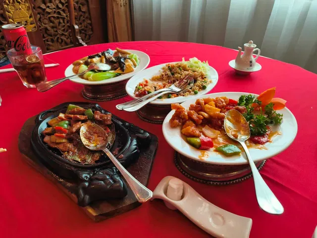 Golden Lotus Chinese Restaurant