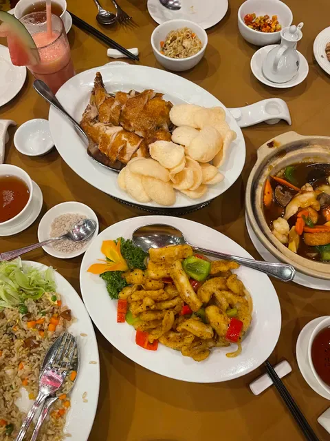 Golden Lotus Chinese Restaurant