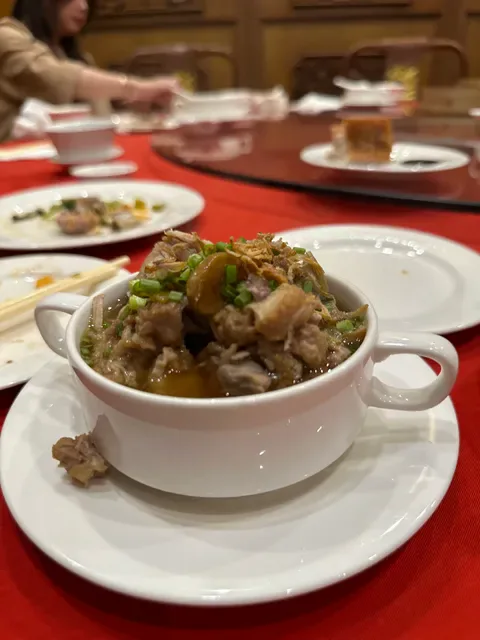 Golden Lotus Chinese Restaurant
