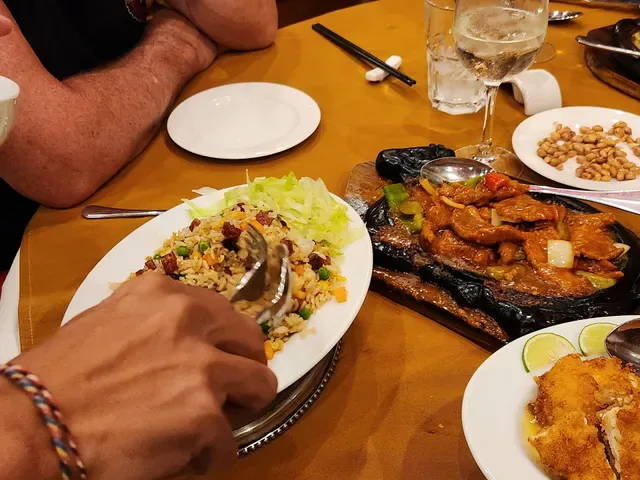 Golden Lotus Chinese Restaurant