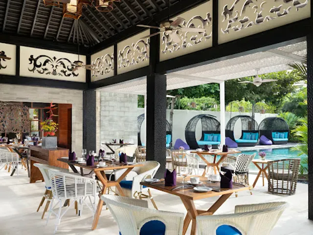 Groove Restaurant & Bar