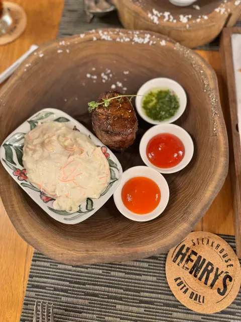 HENRY'S Steakhouse