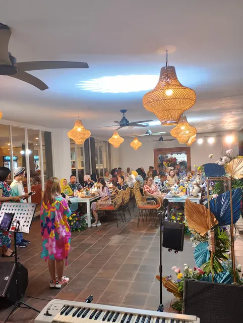 Jaansan Beach House | Restaurant, Bar & Lounge at Kelan Beach