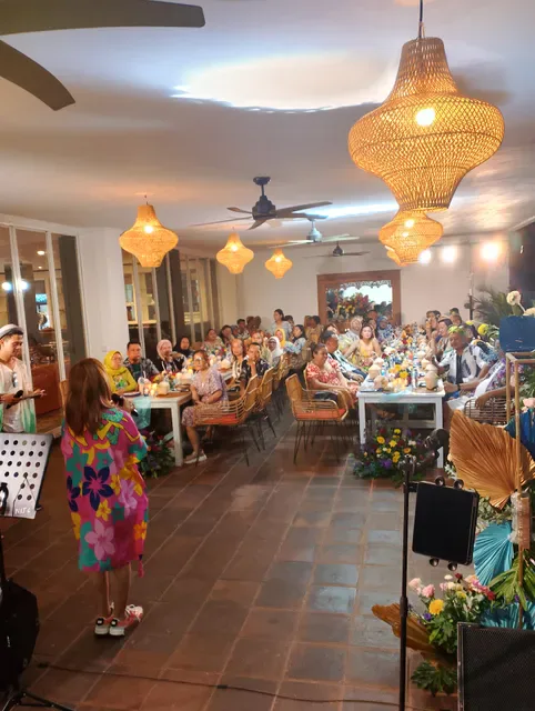 Jaansan Beach House | Restaurant, Bar & Lounge at Kelan Beach