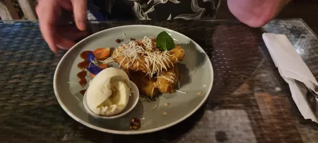 La Monde Restaurant