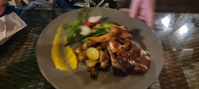 La Monde Restaurant