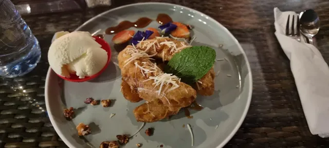 La Monde Restaurant
