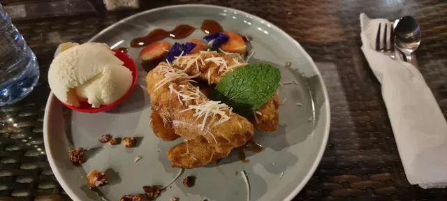 La Monde Restaurant
