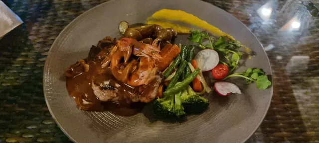 La Monde Restaurant