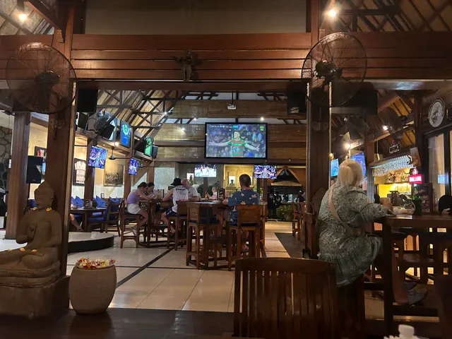 Lucky Day Sports Bar Bali
