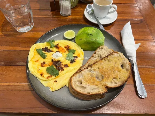 Machinery Coffee & Eatery at Legian - Seminyak