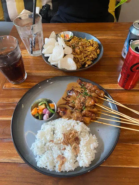 Machinery Coffee & Eatery at Legian - Seminyak