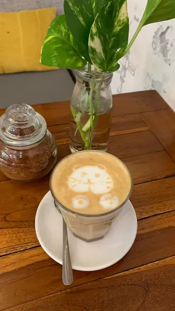 Machinery Coffee & Eatery at Legian - Seminyak