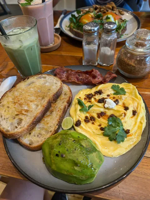 Machinery Coffee & Eatery at Legian - Seminyak
