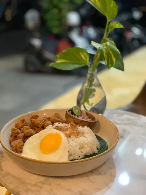 Machinery Coffee & Eatery at Legian - Seminyak