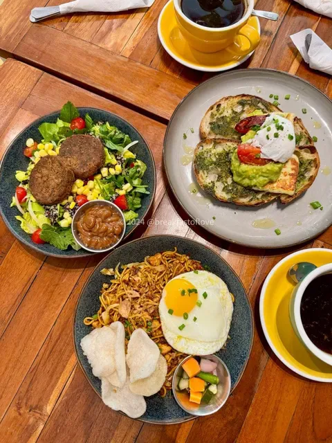 Machinery Coffee & Eatery at Legian - Seminyak